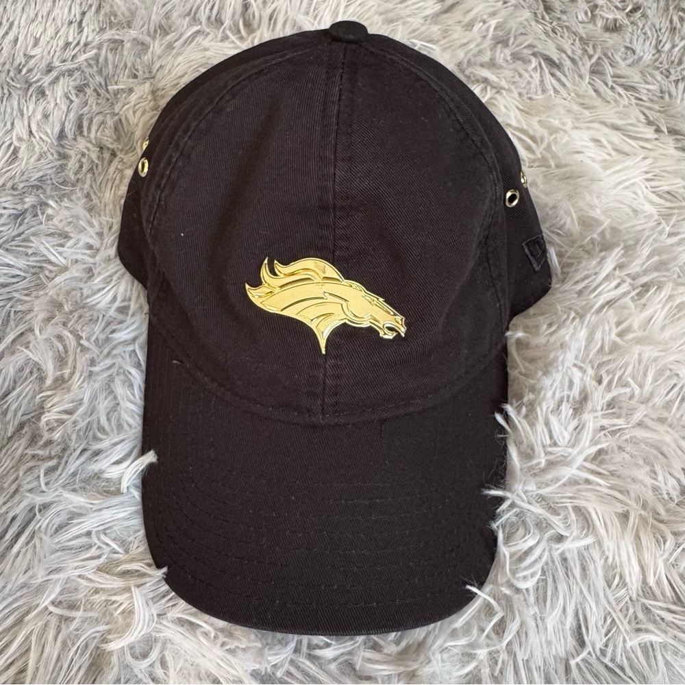 New Era 9 Twenty Black Cap Gold Broncos Logo Adjustable Strap NFL Minimalist